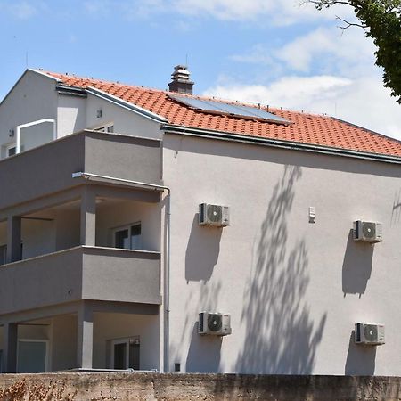 Luka Apartments 비오그라드나모루 외부 사진