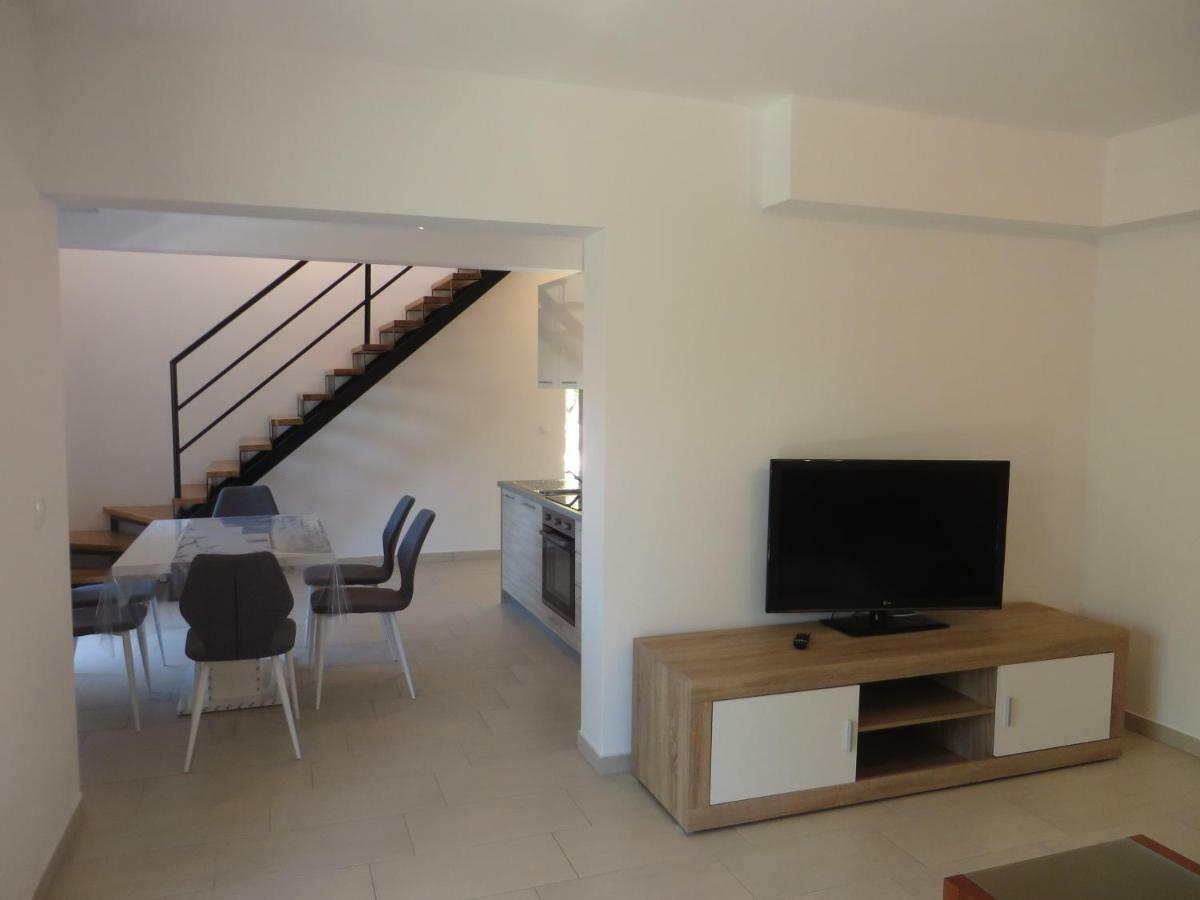 Luka Apartments 비오그라드나모루 외부 사진