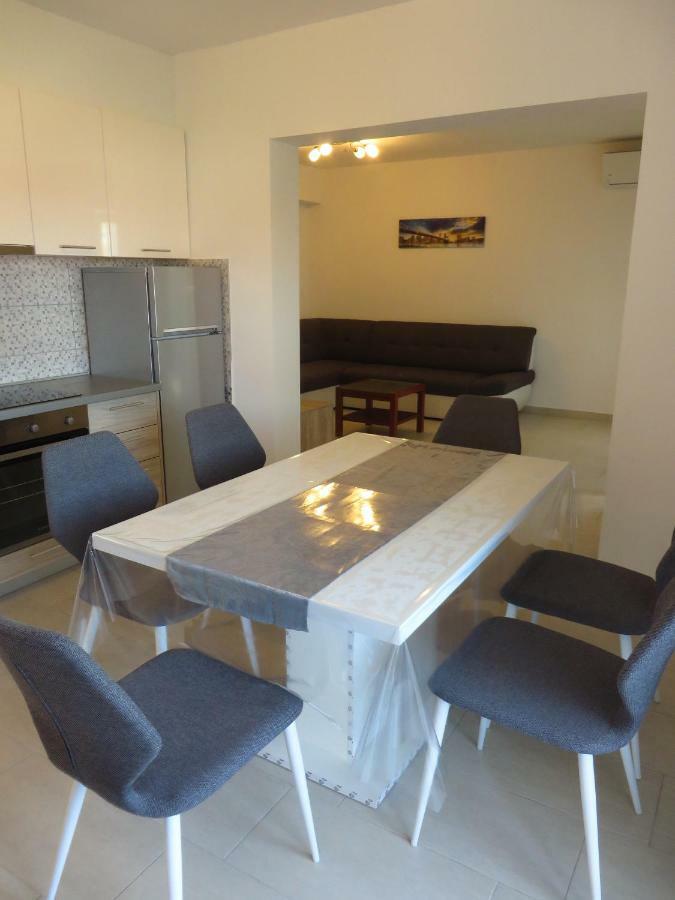 Luka Apartments 비오그라드나모루 외부 사진