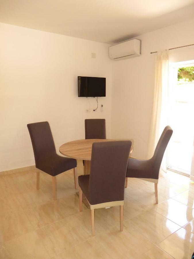 Luka Apartments 비오그라드나모루 외부 사진