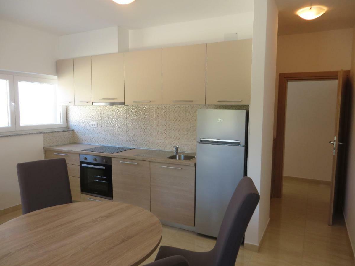 Luka Apartments 비오그라드나모루 외부 사진